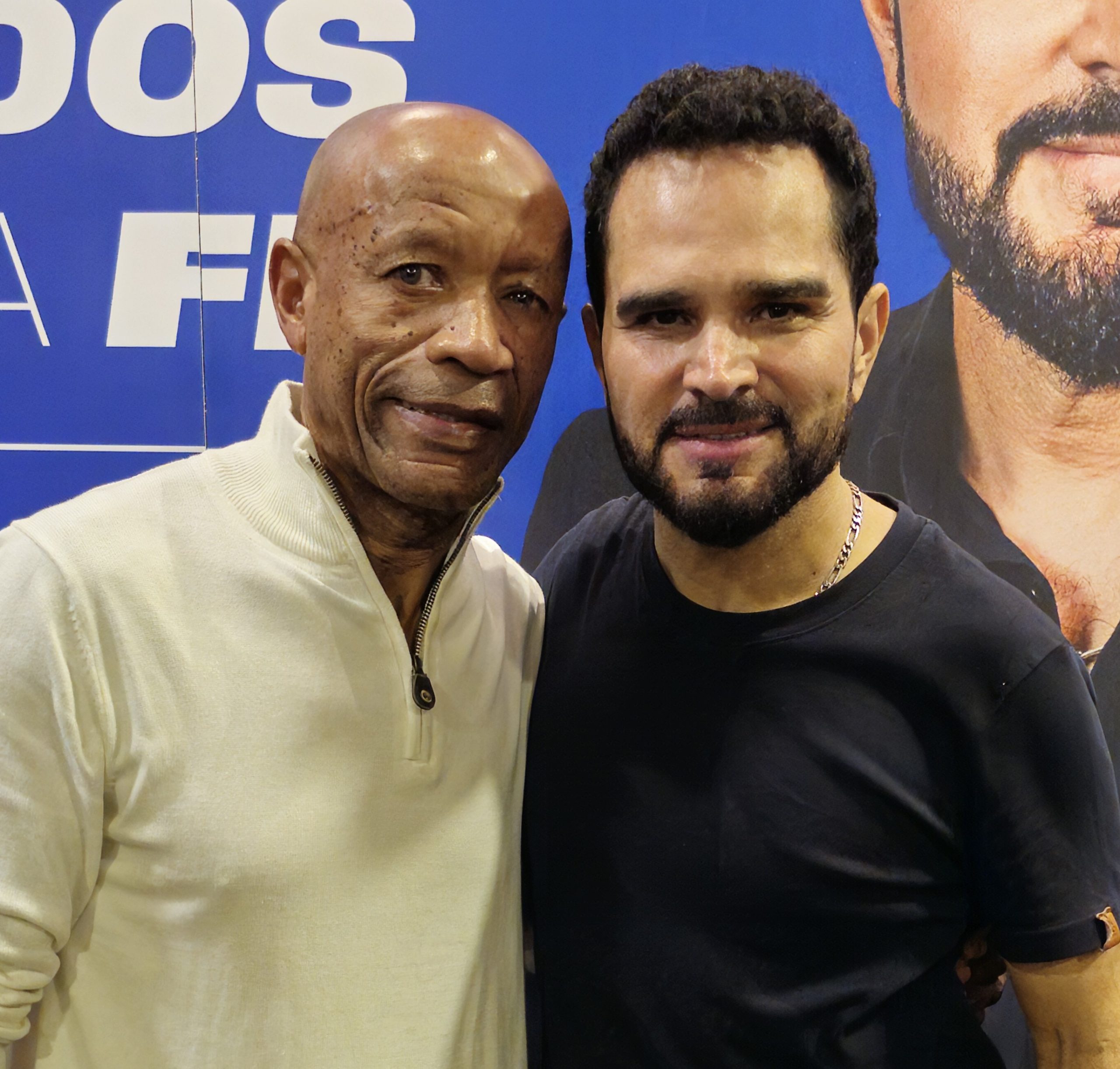 Cantor Luciano Camargo homenageia o compositor de “Noites Traiçoeiras”, Carlos Papae